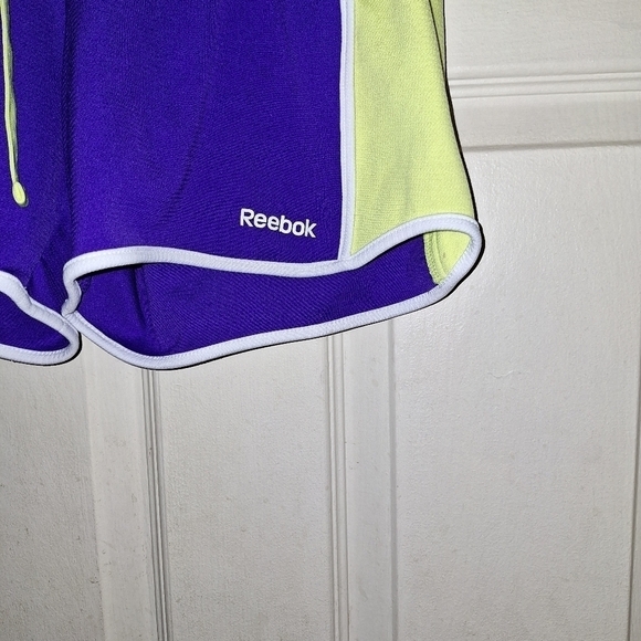 Reebok XS shorts - Picture 2 of 5